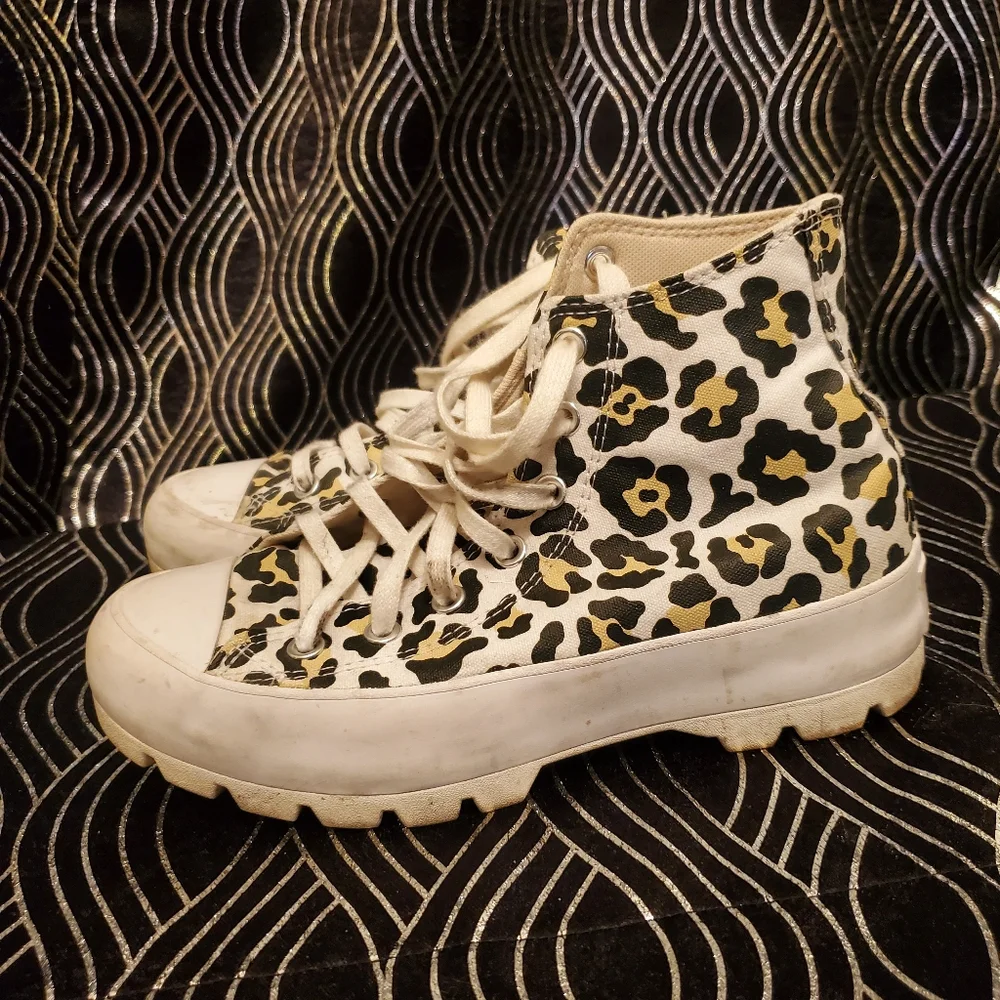 Converse Women's High-Top Sneakers with Rare Leopard Skin Animal Print Womens 8 - Picture 3 of 5